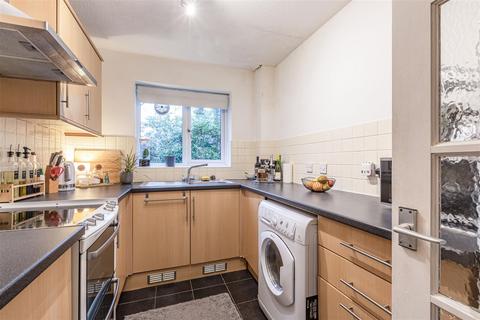 2 bedroom flat for sale, Collingwood Place, Walton Upon Thames KT12