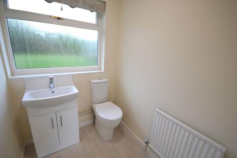 4 bedroom detached house to rent, Winston Drive, Kettering NN14