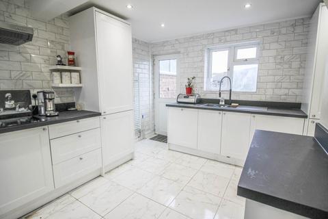 2 bedroom terraced house for sale, Weston Super Mare*NEW KITCHEN 2023*NEW BOILER*NO ONWARD CHAIN*60FT GARDEN*CONSERVATORY*