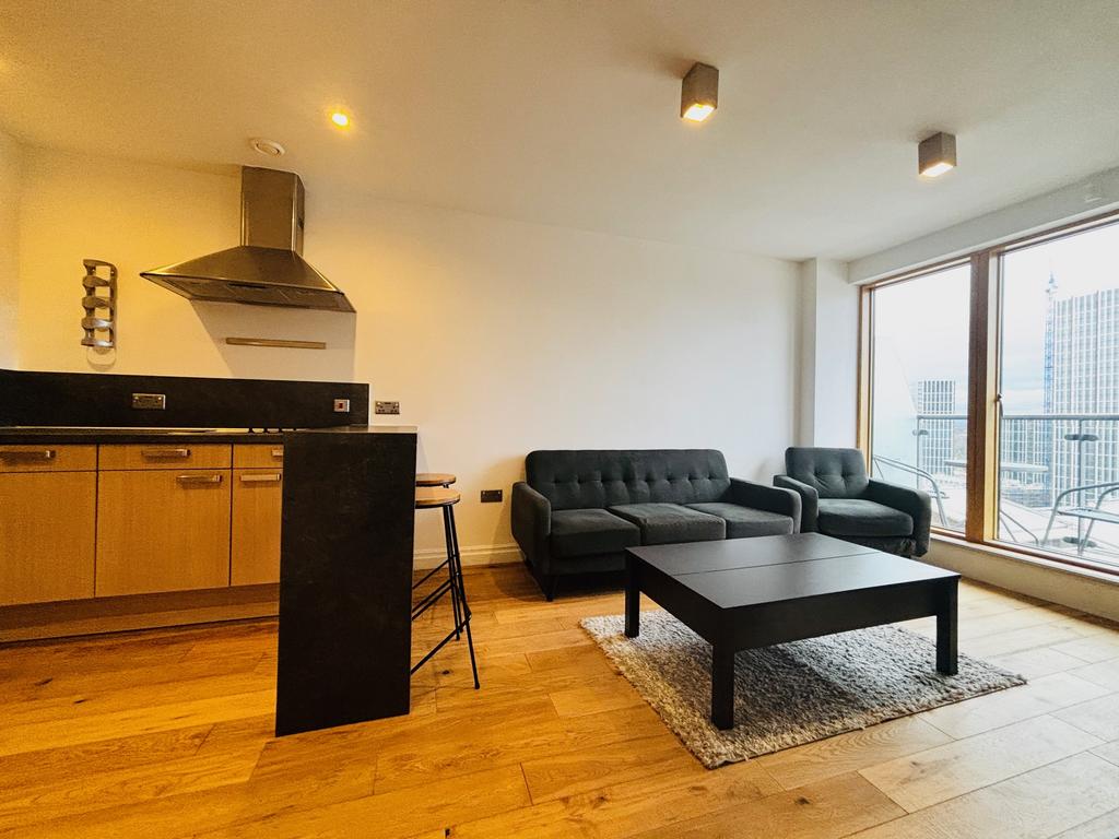 2 bedroom city centre apartment with parking