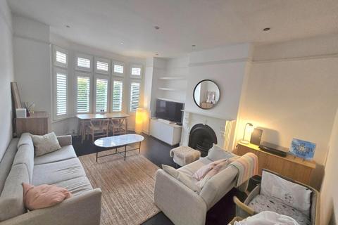 2 bedroom apartment to rent, Romola Road, London