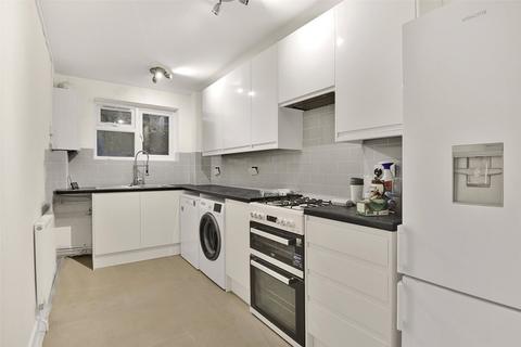 2 bedroom apartment to rent, Hendon Lane, London, N3