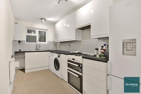 2 bedroom apartment to rent, Hendon Lane, Finchley, N3