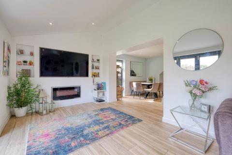 4 Arrow View, Studley, B80 7FH