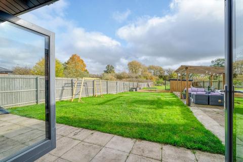 4 Arrow View, Studley, B80 7FH