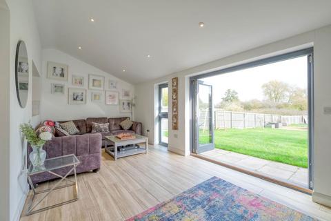 4 Arrow View, Studley, B80 7FH