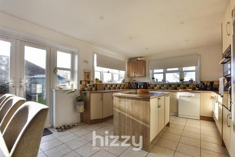 3 bedroom detached bungalow to rent, Aldham Road, Hadleigh IP7