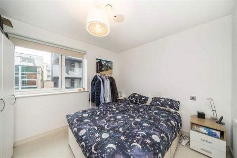 2 bedroom flat for sale, Maltby Street, London SE1