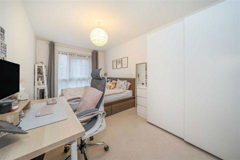 2 bedroom flat for sale, Bailey Street, London SE8