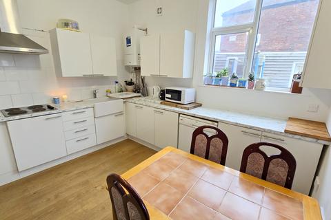 4 bedroom end of terrace house for sale, Hornbeam Road, Manchester