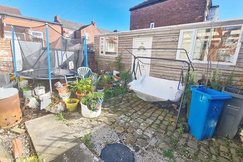 4 bedroom end of terrace house for sale, Hornbeam Road, Manchester