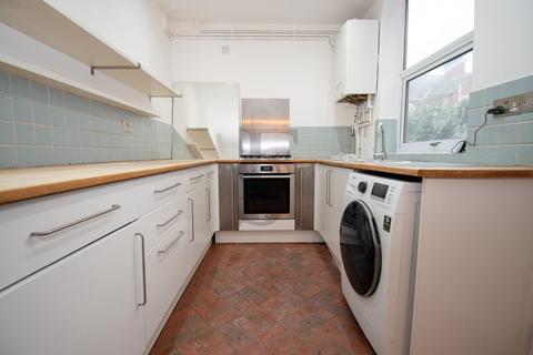 2 bedroom terraced house to rent, Harrow Road, Leicester