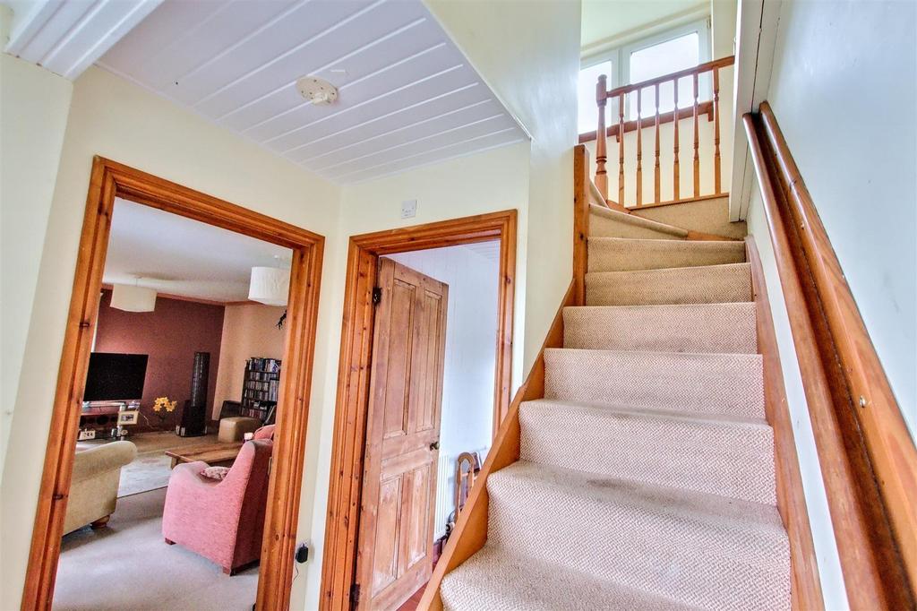Hallway to Bedroom 1