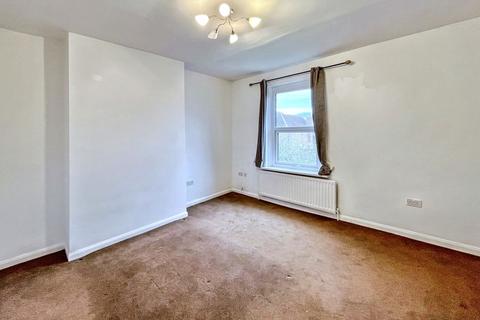 2 bedroom terraced house to rent, Robinson Terrace, Newcastle upon Tyne NE16