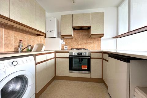 2 bedroom flat to rent, St. Peters Park Road, Broadstairs, CT10