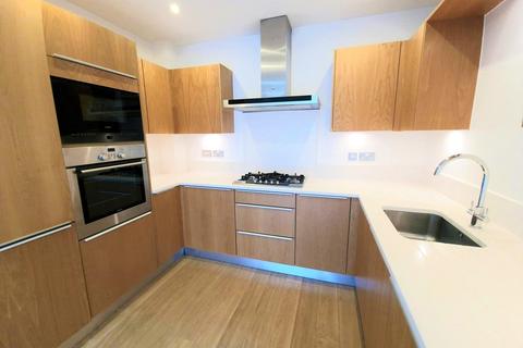 2 bedroom apartment to rent, Station Road, Beaconsfield, HP9