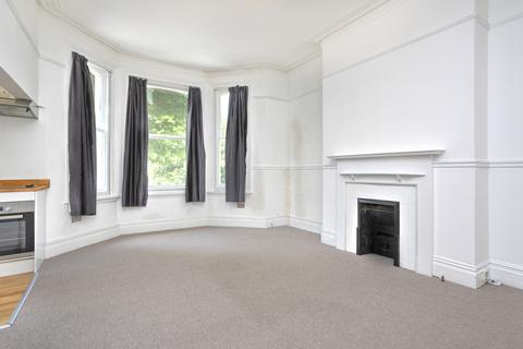 2 bedroom flat to rent, First Floor Flat, Tisbury Road, Hove, BN3