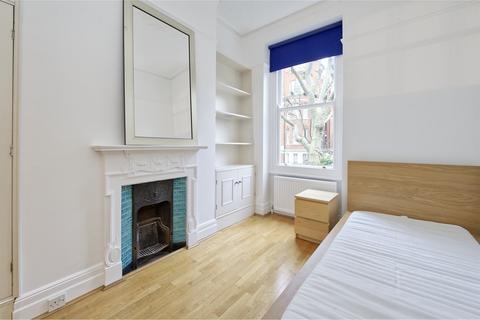 3 bedroom flat to rent, Fitzgeorge Avenue, London, W14