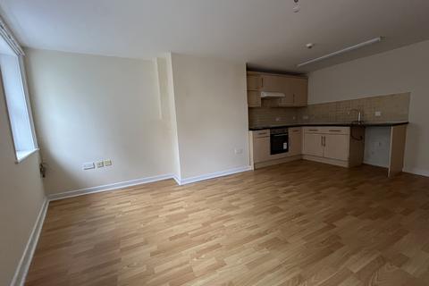 3 bedroom flat to rent, Old Christchurch Road, Bournemouth,