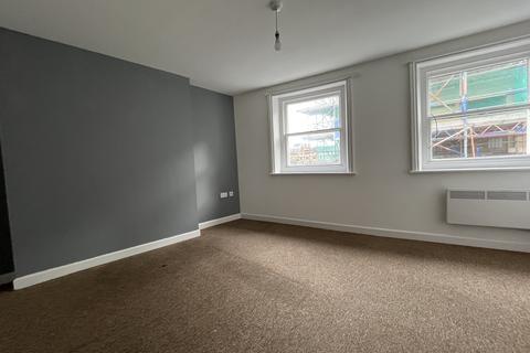 3 bedroom flat to rent, Old Christchurch Road, Bournemouth,