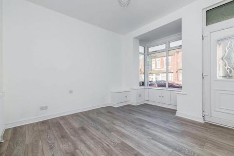 2 bedroom house to rent, Barthomley Road, Stoke-On-Trent ST1