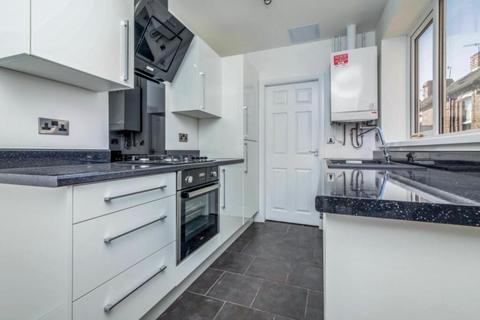 2 bedroom house to rent, Barthomley Road, Stoke-On-Trent ST1