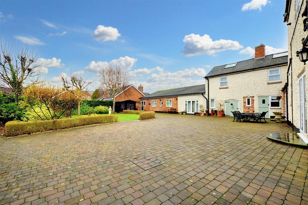 Gated driveway with ample off road parking