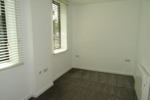 2 bedroom flat to rent, South Road, Haywards Heath, RH16