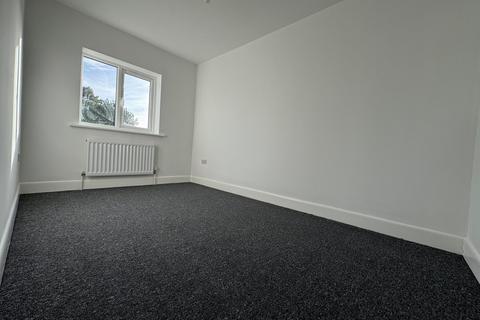 3 bedroom house to rent, Clarendon Road, Christchurch, BH23