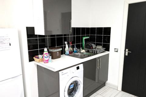 2 bedroom terraced house to rent, Cardiff CF11