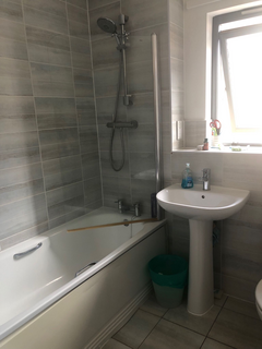 1 bedroom in a house share to rent, Lawes Way, Barking IG11