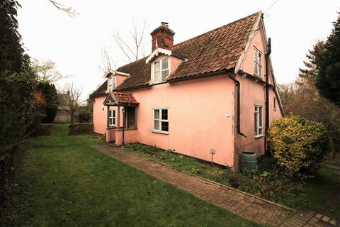 3 bedroom detached house to rent, Huntingfield