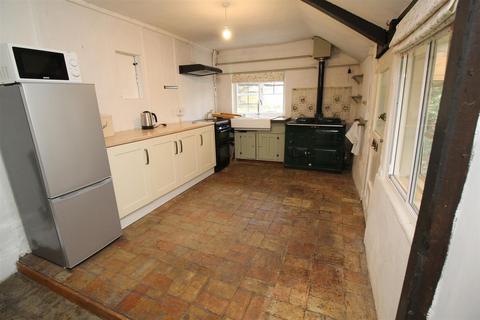 3 bedroom detached house to rent, Huntingfield