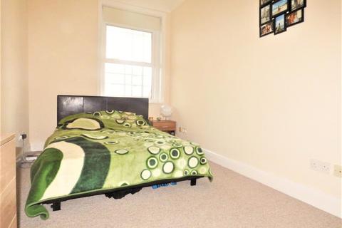 1 bedroom apartment to rent, South Terrace, Littlehampton BN17