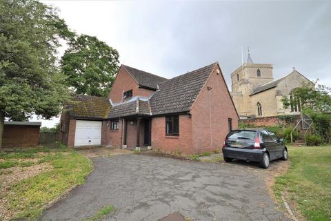 4 bedroom detached house to rent, St. James Way, Aylesbury HP22