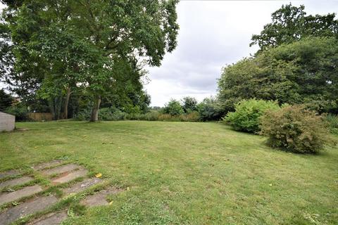 4 bedroom detached house to rent, St. James Way, Aylesbury HP22