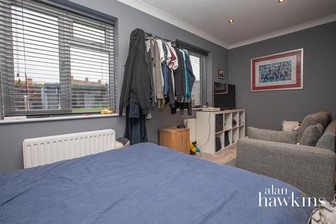 23 Vale View, Royal Wootton Bassett, Swindon, SN4 7BY