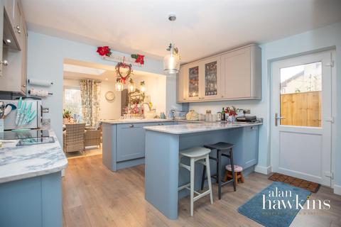 16 Fox Brook, Royal Wootton Bassett, Swindon, SN4 8QD