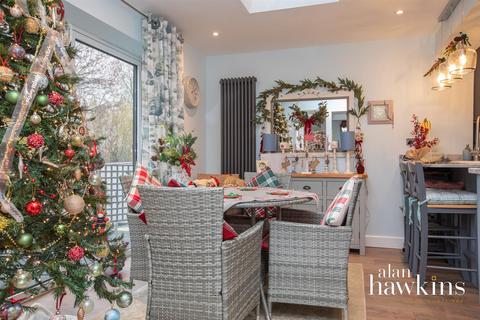 16 Fox Brook, Royal Wootton Bassett, Swindon, SN4 8QD