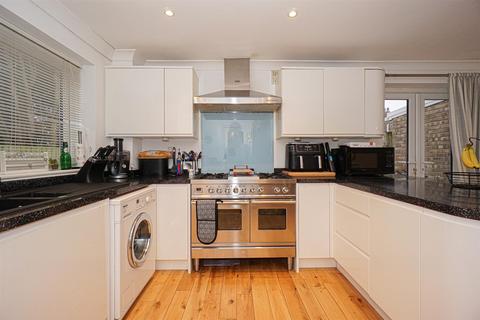 3 bedroom semi-detached house for sale, Abbotsfield Close, Hastings