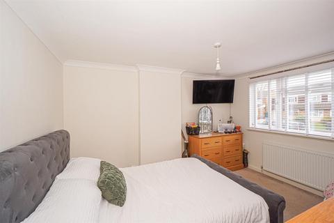 28 Abbotsfield Close, Hastings, TN34 2DT