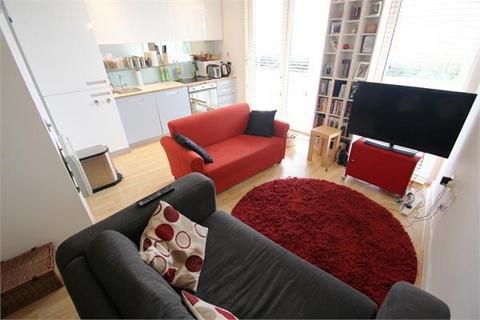 Studio for sale, New River Avenue, Hornsey N8