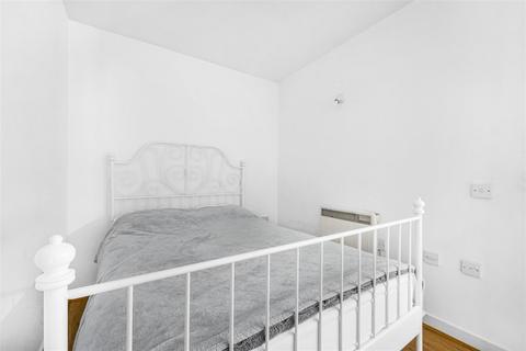 Studio for sale, New River Avenue, Hornsey N8