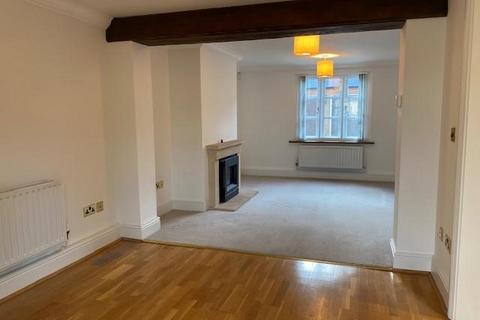 3 bedroom terraced house to rent, Landgate Yard, Stow On The Wold, Cheltenham