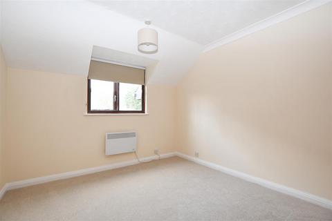 2 bedroom flat to rent, Brooklands Court, St Albans