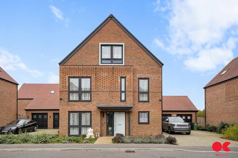 5 bedroom detached house for sale, Bushell Way, Hornchurch RM12