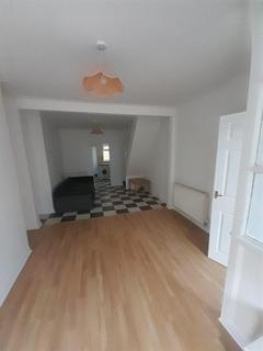 2 bedroom terraced house to rent, Plumer Road, liverpool