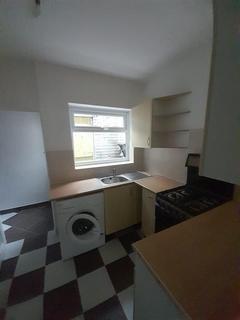 2 bedroom terraced house to rent, Plumer Road, liverpool