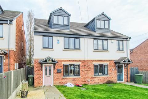 3 bedroom semi-detached house for sale, Meadow View, Pontefract WF9