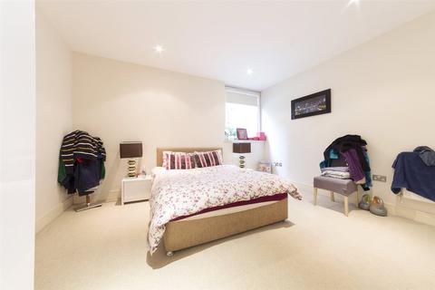 2 bedroom apartment to rent, Denison House, Canary Wharf E14